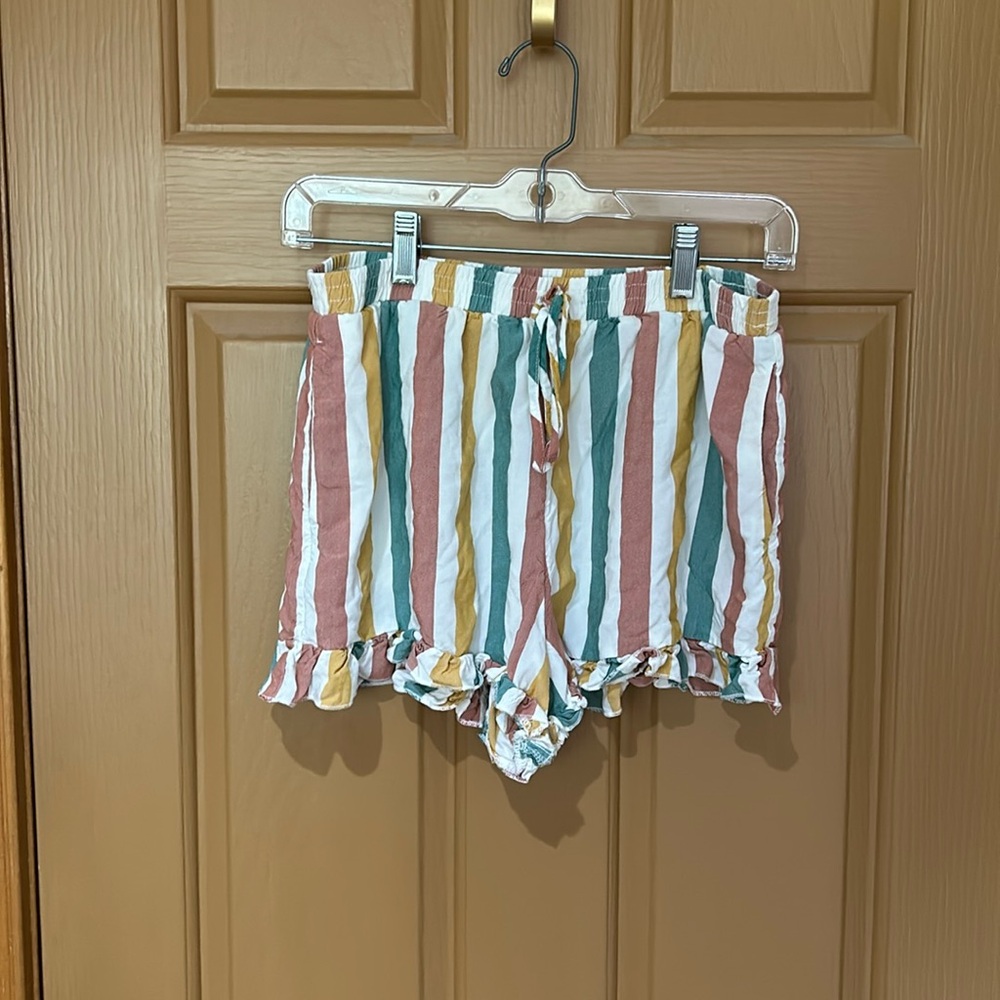 American Eagle Stripe Shorts with elastic waistband Size M